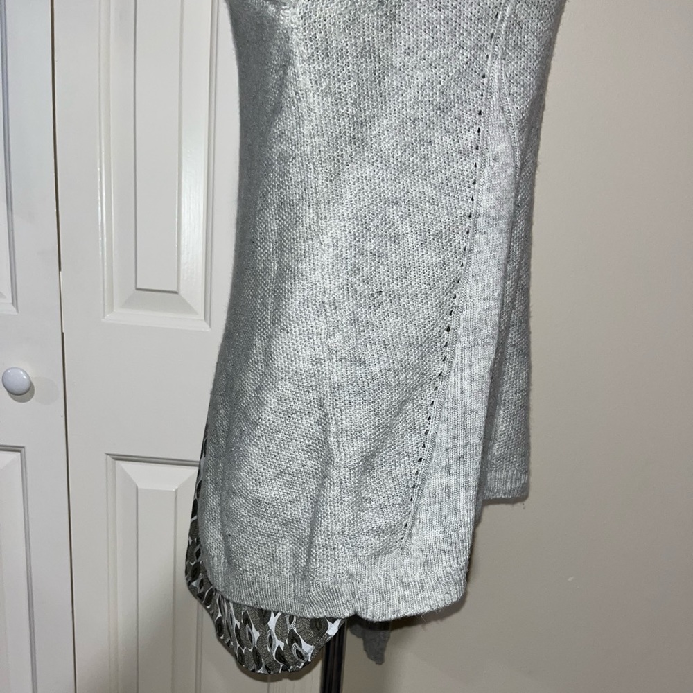 Anthropologie Coin 1804 Split Back Layered Look Gray Sweater Size Large - Picture 4 of 9